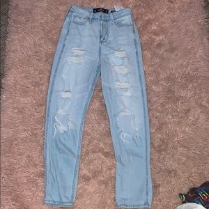 hollister ripped mom jeans